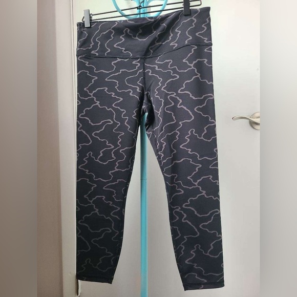 Athleta Pants - Athleta Elation Train Textured 7/8 Tight Leggings Large NWOT